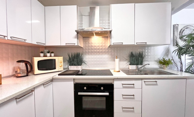 Resale - Villa - Orihuela Costa - La Zenia