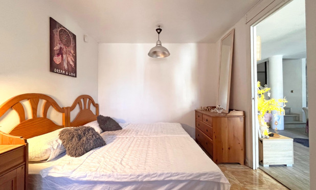 Resale - Villa - Orihuela Costa - La Zenia