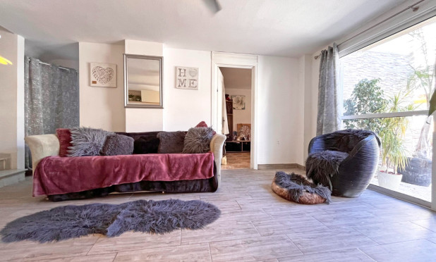 Resale - Villa - Orihuela Costa - La Zenia