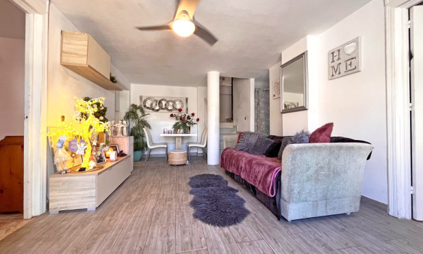 Resale - Villa - Orihuela Costa - La Zenia