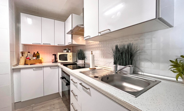 Resale - Villa - Orihuela Costa - La Zenia