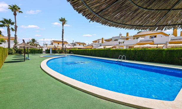 Resale - Villa - Torre de la Horadada - Pueblo Latino