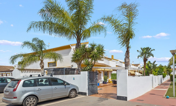 Resale - Villa - Torre de la Horadada - Pueblo Latino