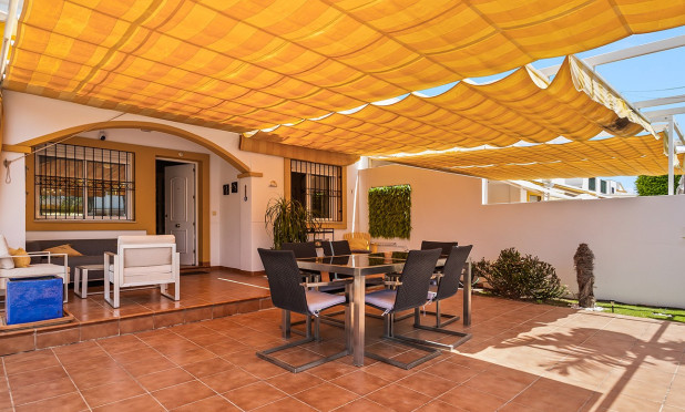 Resale - Villa - Torre de la Horadada - Pueblo Latino