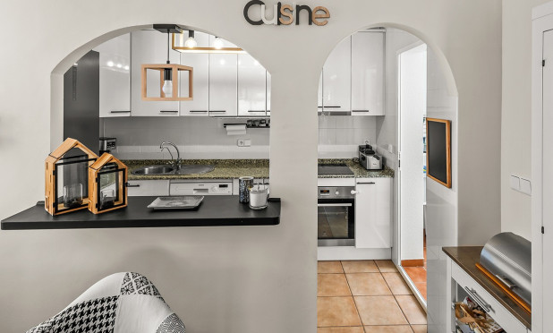 Resale - Villa - Torre de la Horadada - Pueblo Latino