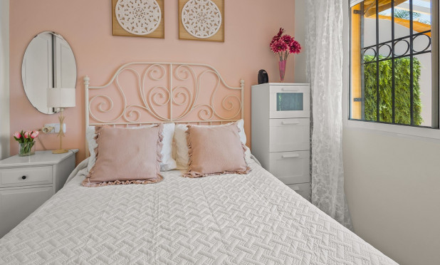 Resale - Villa - Torre de la Horadada - Pueblo Latino