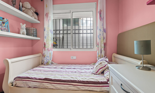 Resale - Villa - Torre de la Horadada - Pueblo Latino