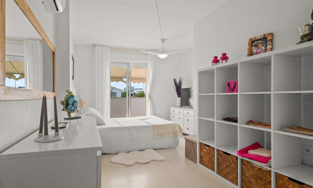 Resale - Villa - Torre de la Horadada - Pueblo Latino