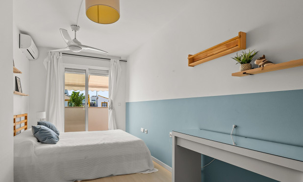 Resale - Villa - Torre de la Horadada - Pueblo Latino