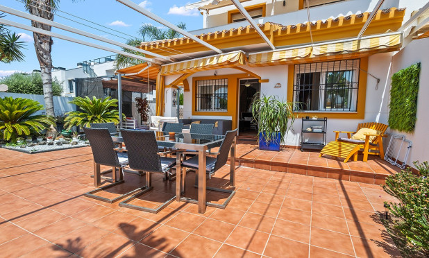 Resale - Villa - Torre de la Horadada - Pueblo Latino