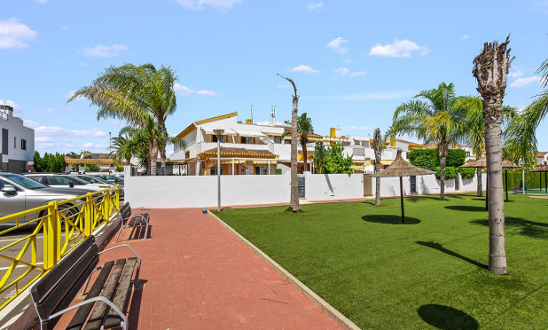 Resale - Villa - Torre de la Horadada - Pueblo Latino