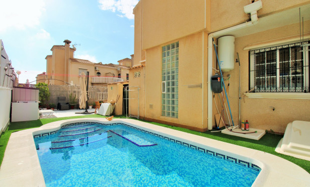 Resale - Townhouse - Villamartín