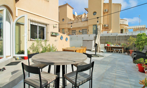 Resale - Townhouse - Villamartín