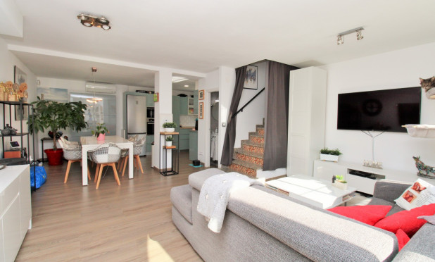 Resale - Townhouse - Villamartín