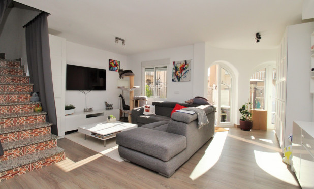 Resale - Townhouse - Villamartín