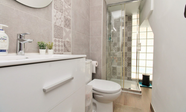 Resale - Townhouse - Villamartín