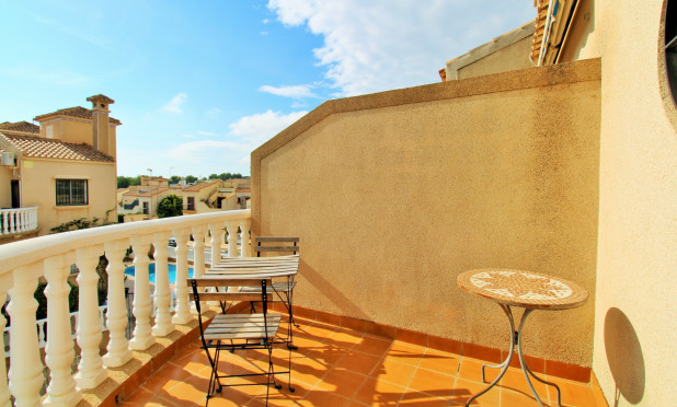 Resale - Townhouse - Villamartín