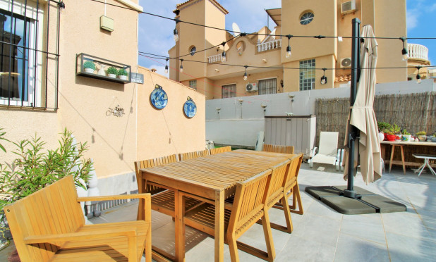 Resale - Townhouse - Villamartín