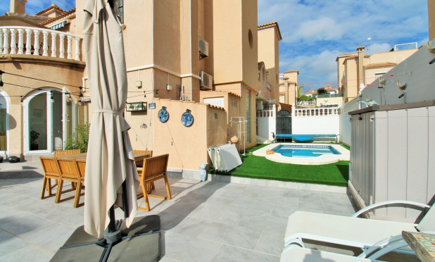 Resale - Townhouse - Villamartín