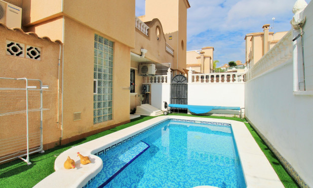 Resale - Townhouse - Villamartín