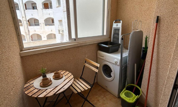 Resale - Apartment / flat - Torrevieja - Playa Los Locos