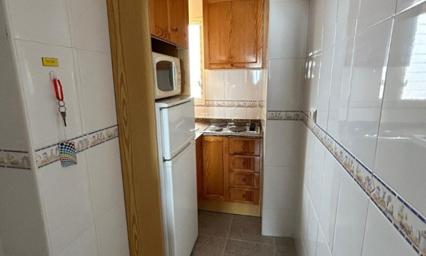 Resale - Apartment / flat - Torrevieja - Playa Los Locos