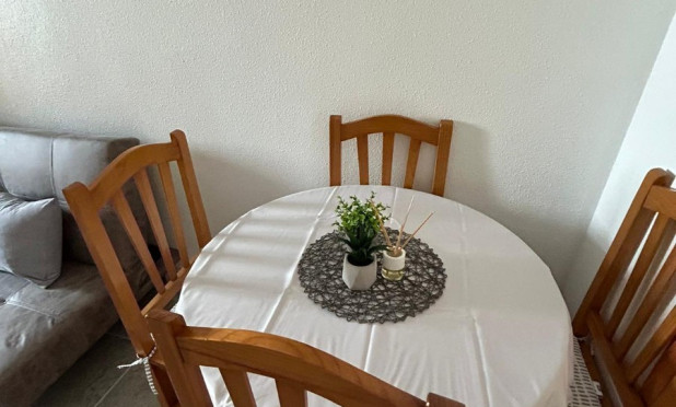 Resale - Apartment / flat - Torrevieja - Playa Los Locos