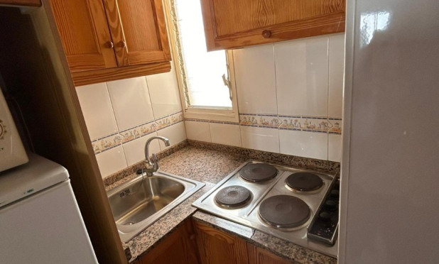 Resale - Apartment / flat - Torrevieja - Playa Los Locos