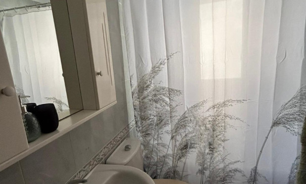 Resale - Apartment / flat - Torrevieja - Playa Los Locos