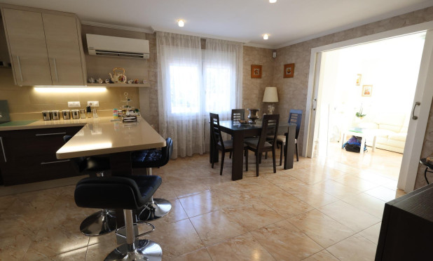 Resale - Villa - Torrevieja - Los Balcones