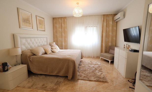 Resale - Villa - Torrevieja - Los Balcones