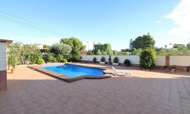 Resale - Villa - Torrevieja - Los Balcones