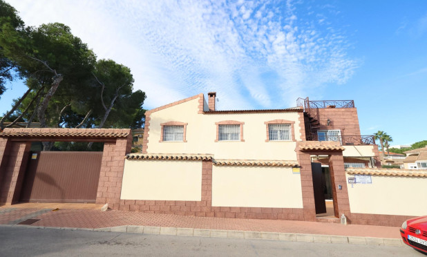 Resale - Villa - Torrevieja - Los Balcones