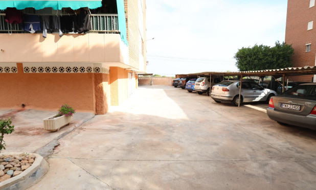 Resale - Apartment / flat - Torrevieja - Punta Prima