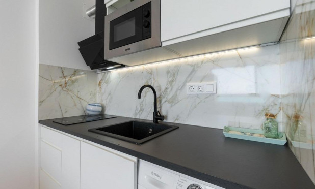 Resale - Apartment / flat - Torrevieja - Cabo Cervera