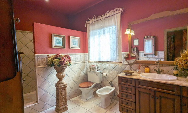 Resale - Villa - Bigastro