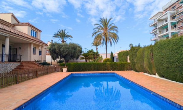 Wiederverkauf - Villa - Mil Palmeras