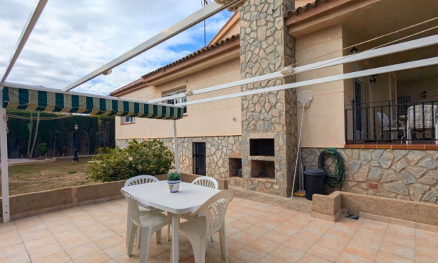 Wiederverkauf - Villa - Mil Palmeras