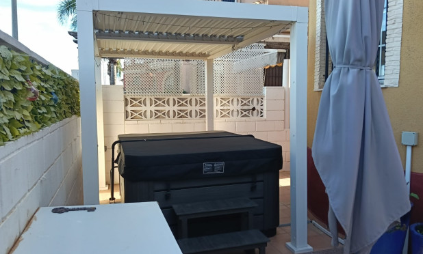 Resale - Villa - Los Montesinos - La Herrada