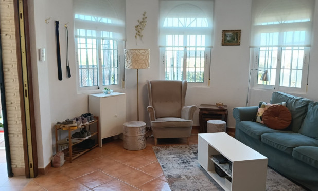 Resale - Villa - Los Montesinos - La Herrada