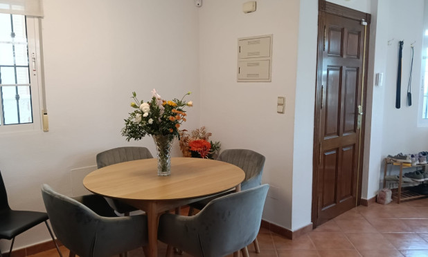 Resale - Villa - Los Montesinos - La Herrada