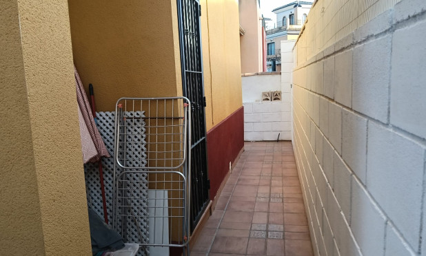 Resale - Villa - Los Montesinos - La Herrada