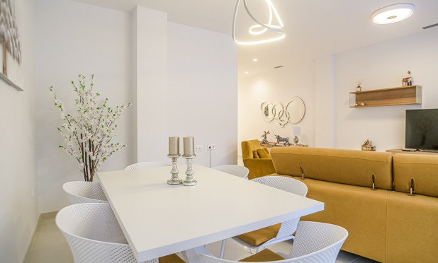 Odsprzedaż - Mieszkanie w bloku - Torrevieja - torrevieja