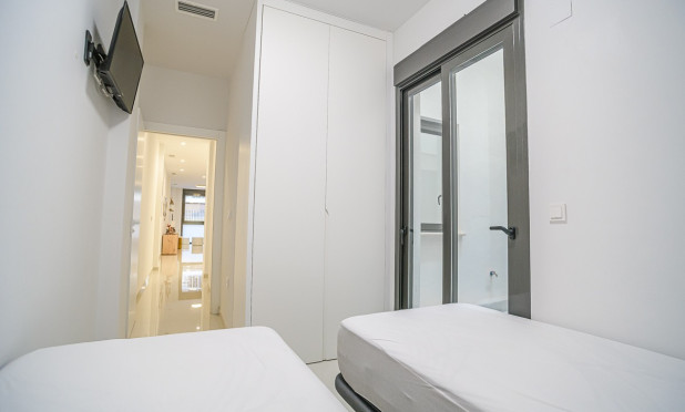 Odsprzedaż - Mieszkanie w bloku - Torrevieja - torrevieja