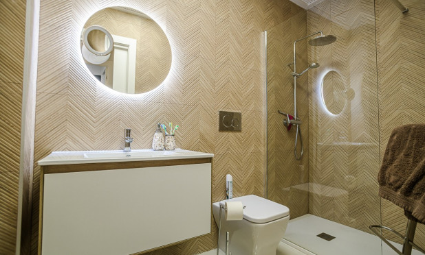 Odsprzedaż - Mieszkanie w bloku - Torrevieja - torrevieja