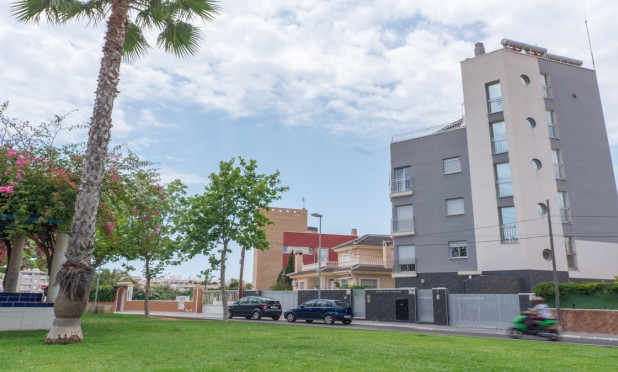 Resale - Apartment / flat - Torrevieja - torrevieja