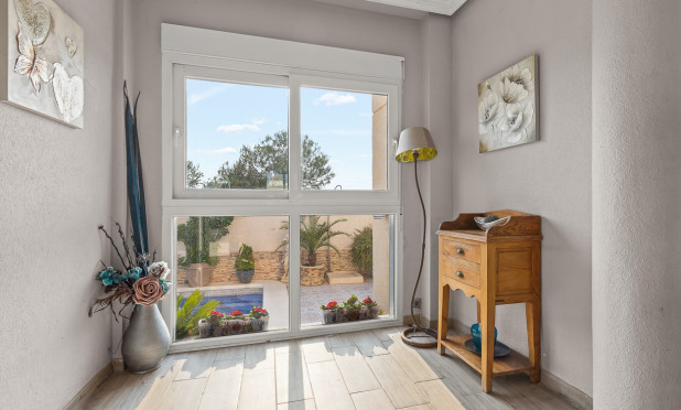 Resale - Villa - Orihuela Costa - Playa Flamenca