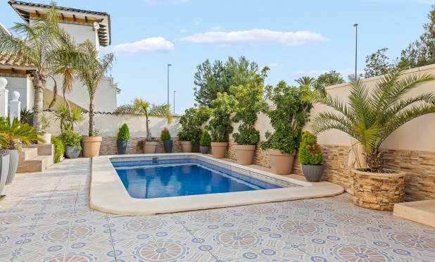 Resale - Villa - Orihuela Costa - Playa Flamenca