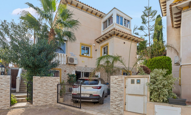 Resale - Villa - Orihuela Costa - Playa Flamenca