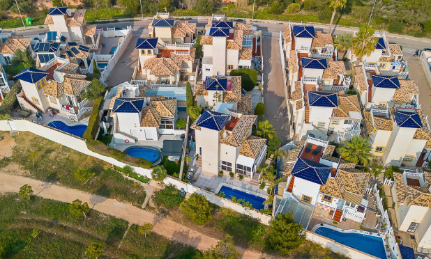 Resale - Villa - Orihuela Costa - Playa Flamenca